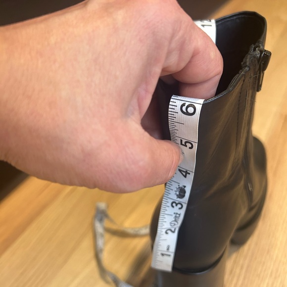 EUC Steve Madden’s ‘Cobra’ Black Genuine Leather Boots, Size 8 - Picture 10 of 10